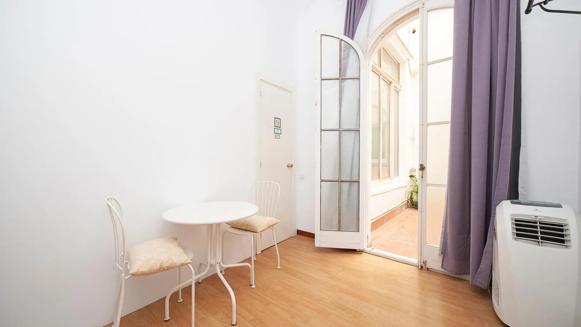 Fabrizzios Terrace Hostel 巴塞罗那 0*,